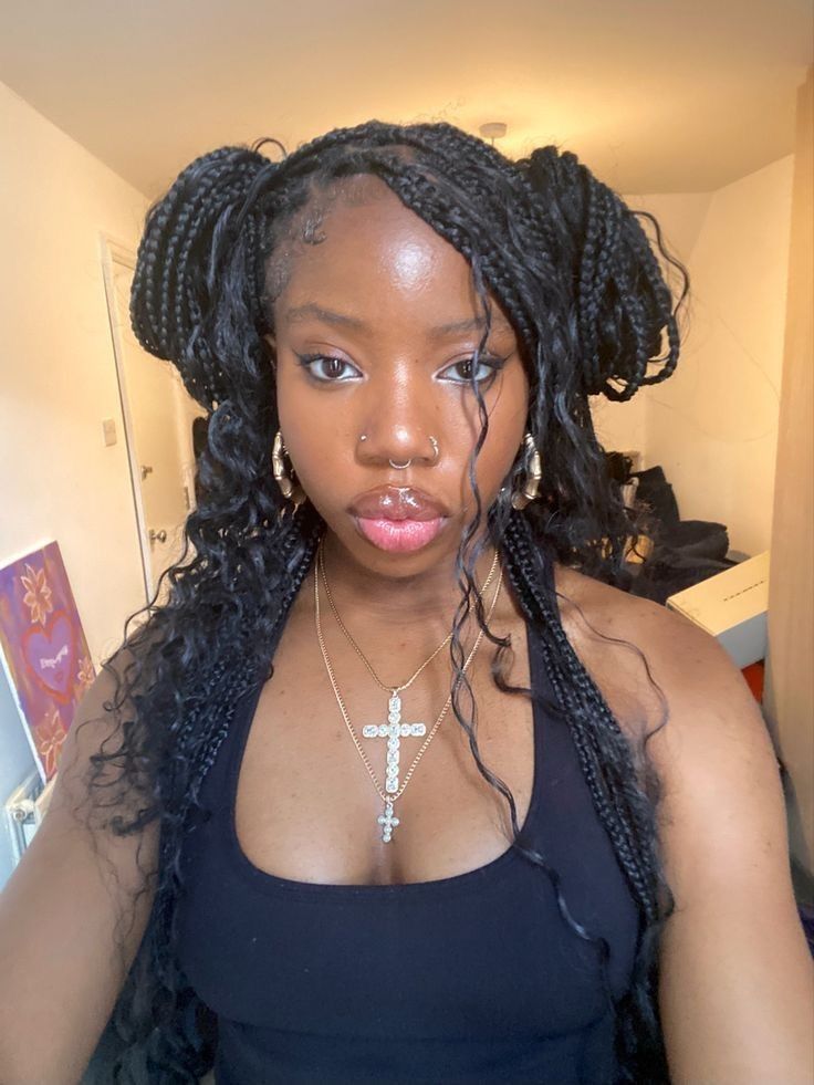 Hair Ideas With Braids Black Women, Styles For Short Boho Braids, Cute Hairstyles For Braids Black, Brown Hair Braided Hairstyles, Hoco Hairstyles Black Women Braids, Black Braids Styles, Curly Braids Hairstyles For Black Women, Straight Layered Braids, Black Women Braid Ideas