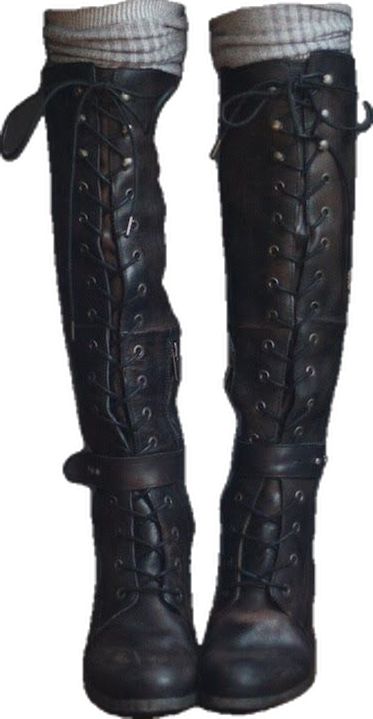 Boot Heels Aesthetic, Vampire Boots, Flat Boots Outfit, Gothic Boots, Heels Aesthetic, Knee Length Boots, 60 Degrees, Black Boots Women, Alternative Outfits