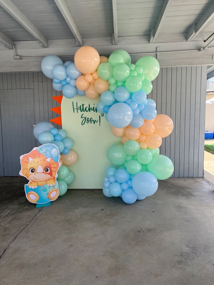 there is a bunch of balloons in the garage