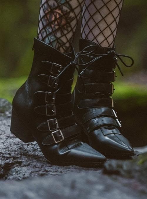 Goth Boots Black Cat Aesthetic, Witch Outfit, Fashion Victim, Dream Shoes, Dark Fashion, Goth Fashion, Next Week, Wearing Black, Alternative Fashion