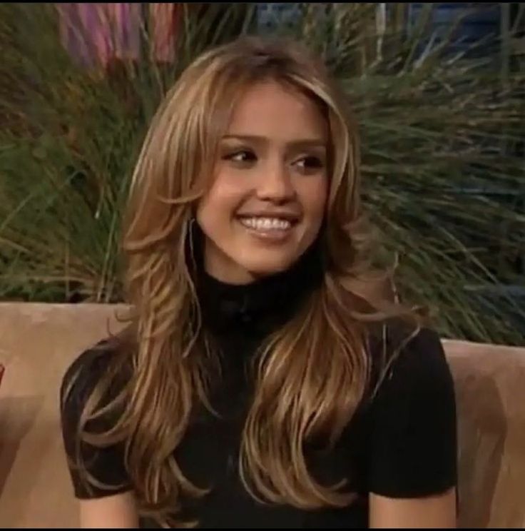 Jessica Alba Into The Blue Hair, Jessica Alba Face Claim, Jessica Alba 2000s, Young Jessica Alba, 2000s Hair, Jessica Alba Hair, Jay Leno, European Hair, Jessica Alba