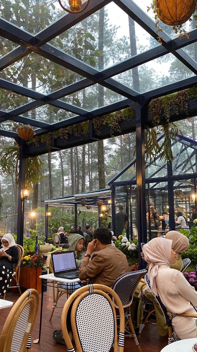 Cafe view Green House Cafe Coffee Shop, Glass Cafe Design, Forest Cafe Design, Cafe Building Design, Garden Cafe Design Outdoor Coffee Shop, Cafe In Forest, Garden Cafe Design, Garden Cafe Ideas, Open Cafe Outdoor Design