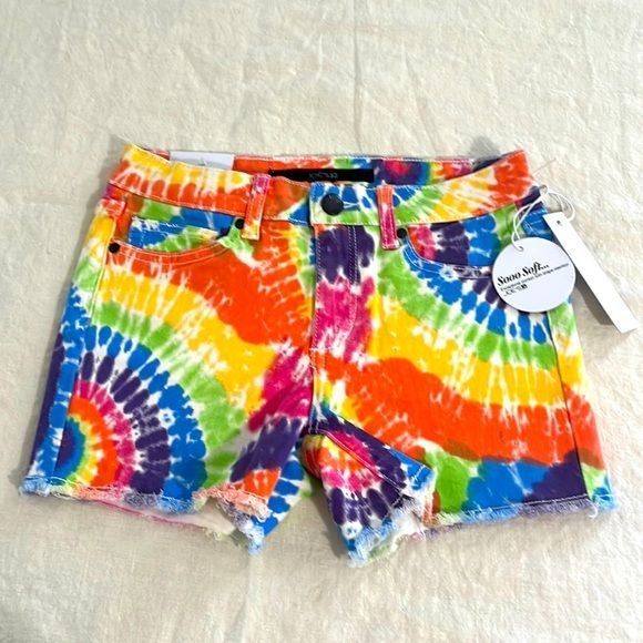 Brand New With Tags. Joes Jeans Tie Dye Shorts Rainbow Colors! Size 14. Stretchy. Mid Rise. The Chloe Shorts. Spring Multicolor Print Cotton Bottoms, Fun Cotton Shorts For Spring, Trendy Bottoms For Spring Playtime, Trendy Spring Bottoms For Playtime, Multicolor Summer Bottoms For Playwear, Summer Multicolor Bottoms For Playwear, Multicolor Summer Playwear Bottoms, Multicolor Bottoms For Summer Playtime, Multicolor Summer Bottoms For Playtime