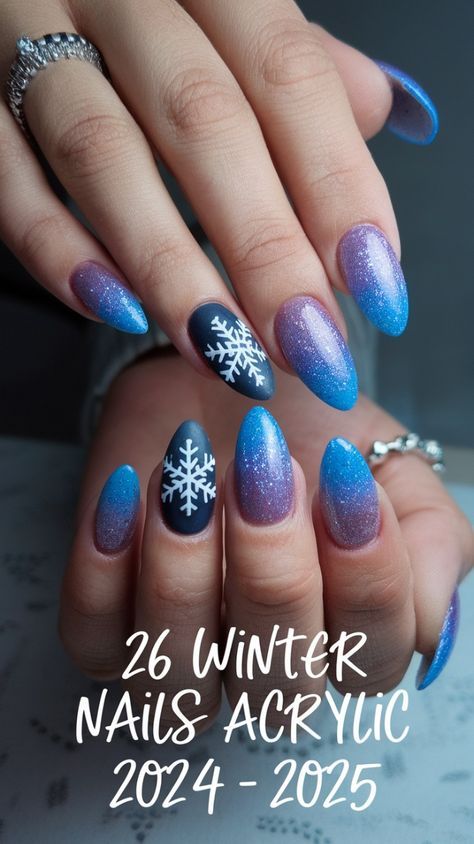 Cute Short Winter Nails, Short Winter Nails, Almond Designs, Elegant Christmas Nail Designs, Nails Acrylic Ideas, Winter Acrylic Nails, Christmas Winter Nails, Nail Ideas Winter, Nail Designs For Short Nails