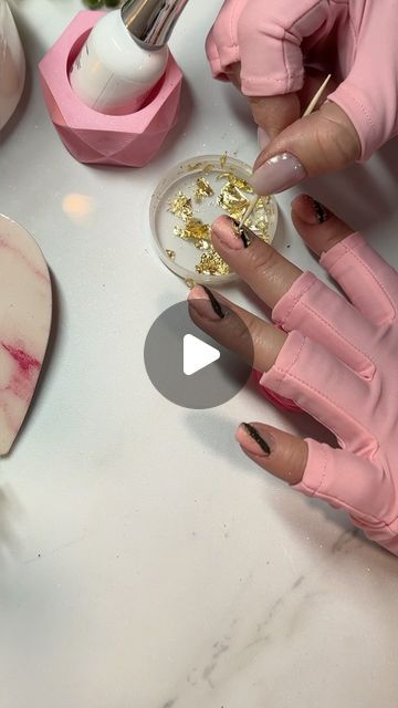 Foil Art Nails, Nail Foil Tutorial, Diy Nails Tutorial, Dip Colors, Nail Color Combos, Foil Art, Eyeliner Brush, Foil Paper, Foil Nails