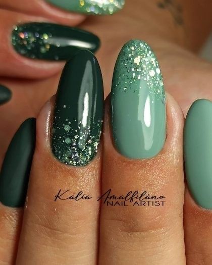 2022 Nails, Green Nail Art, Fake Nails Designs, Sns Nails, Xmas 2022, Green Nail, Cute Gel Nails, Green Nails, Nails Designs