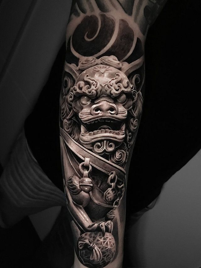 Straight Lines Tattoo, Straight Line Tattoo, Foo Dog Tattoo Design, Samurai Tattoo Sleeve, Japanese Leg Tattoo, Lines Tattoo, Foo Dog Tattoo, Tattoo Uk, Dog Tattoo Ideas