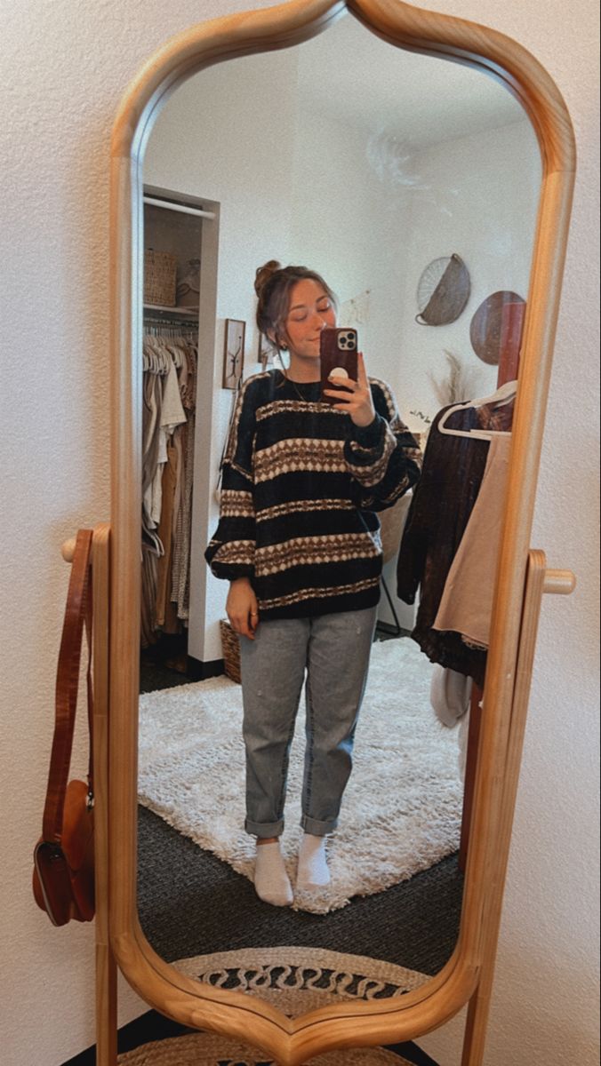 Easy Casual Outfits Fall, Cute Comfy Modest Outfits, School Play Outfit, Comfy Pants Aesthetic, Yoga Teacher Aesthetic Outfit, Modest Granola Outfits, Cozy Church Outfit, Granola Church Outfit, Church Fits Aesthetic