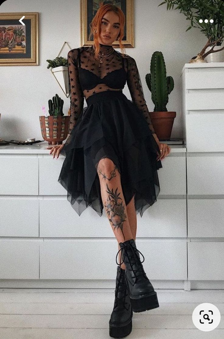 Tulle Skirt Outfits, Black Tulle Skirt Outfit, Grunge Outfit Ideas, Skirt Outfits Ideas, Simple Glam, Black Tulle Skirt, Tulle Skirts Outfit, Classy Acrylic, Tulle Skirt Black