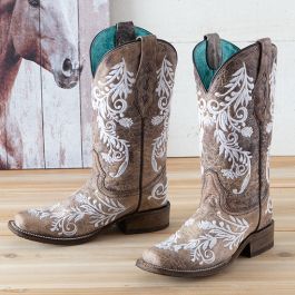 Corral Brown and White Embroidered Boots Weatern Wedding Boots, Corral Shoe Boots, Corral Shoe Boots Tall, White Corral Boots, Country Girl Style Outfits, Cowgirl Boots Wedding, Cute Cowgirl Boots, Rodeo Boots, Boot Scootin Boogie