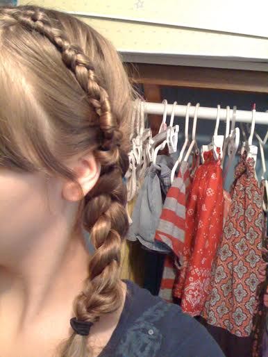 My attempt at an Astrid braid... :\ Astrid Hairstyle, Astrid Hofferson Hairstyle, Httyd Astrid Hairstyle, Astrid Httyd Cosplay, Astrid Costume, Astrid Cosplay, Astrid Hofferson Httyd 1, Astrid S, Dragon Crafts