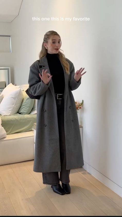 Kaban Outfit, Gray Coat Outfit Winter Style, Grey Coat Outfit, Old Money Winter, Modest Winter Outfits, Long Coat Outfit, Old Money Fashion, Money Fashion, Skandinavian Fashion