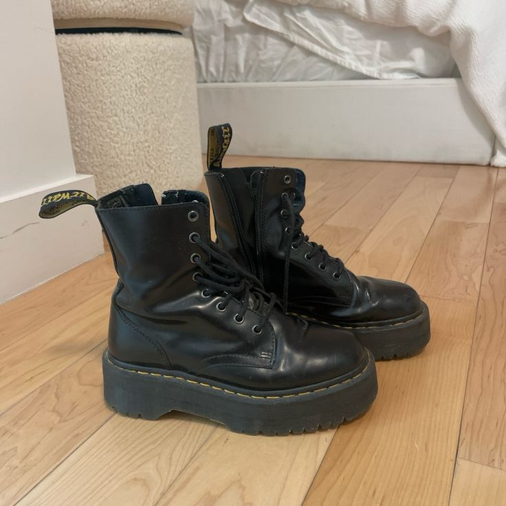 Black Platform Doc Martens, Great Condition! Shoes Doc Martens, Platform Doc Martens, Dr Martens Shoes, Black Platform, Martens Shoes, Doc Martens, Moto Boots, Christmas Wishlist, Christmas Birthday