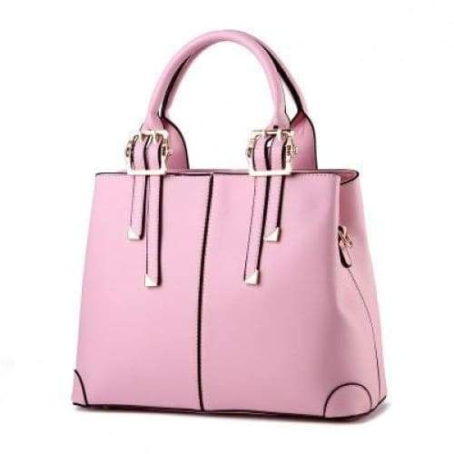 Casual women's handbags 🔥 This totes style handbag is perfect for an evening outing with friends. It is stylish and beautiful. We found it for you to compliment your style. It comes with different colors to match your elegant outfit and even the seasons we are in and depend on which part of the US you are. You want to look bright styles, well, we have the right color item for you. Or if you want to be in the low-key; Yup that too, we have the perfect crossbody item color for you and great custo Pink Purses, Luxury Shoulder Bag, Vintage Designer Fashion, Handbags Luxury, Classic Handbags, Leather Bag Women, Bag Trends, Casual Tote, Women's Handbags