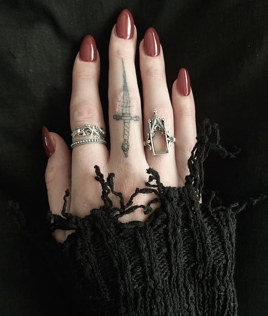 Gothic Rings Aesthetic, Goth Jewelry Aesthetic, Goth Accessories Jewellery, Goth Rings, Alt Jewelry, Cute Nail Colors, Rings Aesthetic, Goth Accessories, Goth Hair