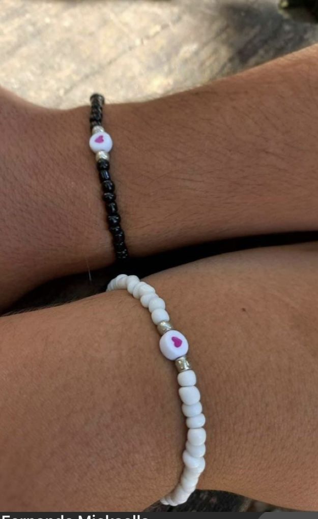 Matching Bracelet Ideas, Couple Matching Bracelets, Bracelets For Boyfriend, Iphone Photo App, Diy Bracelets Patterns, Couple Bracelets, Beaded Anklets, Bead Store, Matching Bracelets