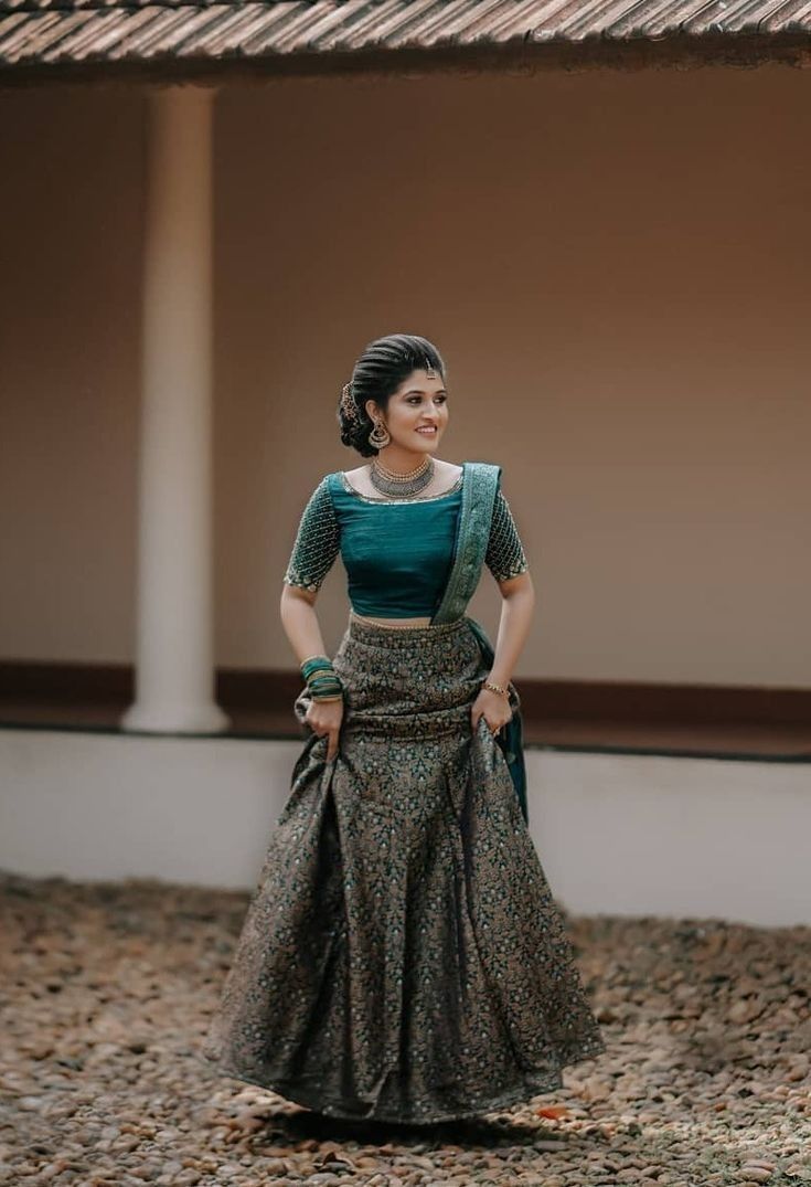 Simple Lehenga Poses Photography, Marriage Dress For Women Indian, Engagement Dress Ideas Kerala, Engagement Dress For Women Indian, Lehanga Designs For Bride, Kerala Party Wear Dress, Marriage Dress For Women, Kerala Traditional Engagement Dress, Marriage Dresses For Women