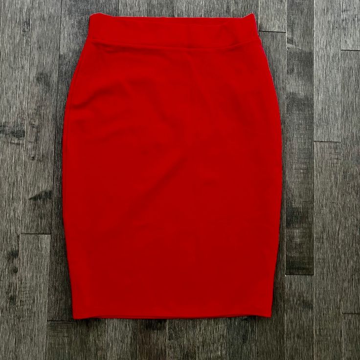 Pencil Skirt Is A Gorgeous Shade Of Red. Hard To Capture In The Pics But I Came Pretty Close. Stretch Fabric 70% Viscose / 25% Nylon / 5% Spandex. Skirt Has Tags Which Are Hidden In The Photos. See Photos For Approx. Waist And Length Measurements. Reliable Seller ~ Fast Shipping! Chic Red Stretch Pencil Skirt, Red Stretch Knee-length Pencil Skirt, Red Midi Pencil Skirt For Work, Red Midi Skirt For Work, Red Lined Pencil Skirt For Spring, Red High Waist Lined Pencil Skirt, High Waist Red Lined Pencil Skirt, Chic Red High-waisted Pencil Skirt, Chic High-waisted Red Pencil Skirt