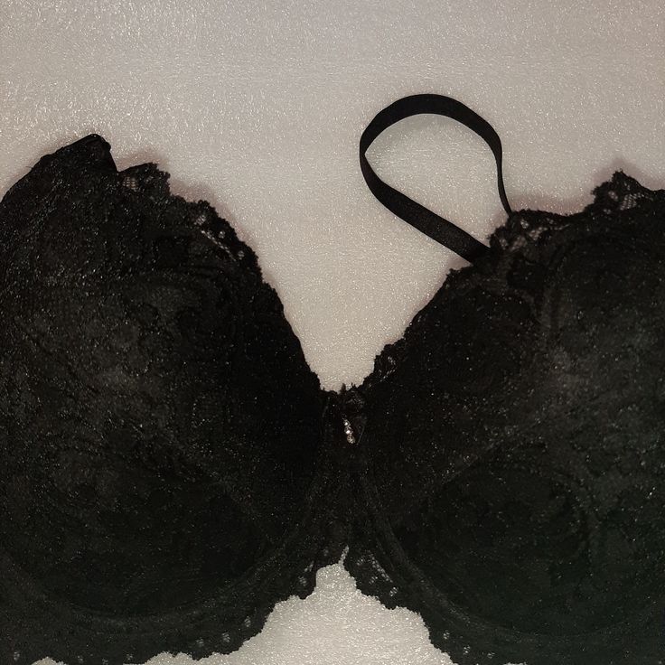 Never Worn No Tags Black Lace Front Size 36dd Black Full Cup Bra With Medium Bust Support, Black Full Cup Lace Bra, Black Lace Full Cup Bra, String Bra For Night Out, Partially Lined Low-cut Black Bra, Black Low-cut Partially Lined Bra, Black Partially Lined Low-cut Bra, Elegant Black String Bra, Black Full Cup Bra With Removable Pads