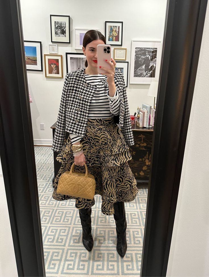 How To Mix Prints Outfits, Mixed Prints Outfit, Mixing Prints Fashion, Print Mixing, Animal Print Party, Prints Fashion, 2024 Style, Fall 24, Stripe Outfits