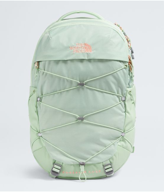 The Women’s Borealis Backpack is now available in a Luxe version, that has premium metallic accents. With its iconic bungee cord system, women-specific FlexVent™ suspension system and large interior compartment, you can keep your items secure, inside and out. This go-anywhere pack also features a stand-up design, sternum strap, removable waist belt and protective laptop compartment. North Face Backpack Green, Sage Green North Face Backpack, Ll Bean Backpack Aesthetic, Western Backpacks For High School, Cute North Face Backpack, Cute Back To School Backpacks, Northface Backpacks Aesthetic, Good Backpacks, School Backpacks Highschool