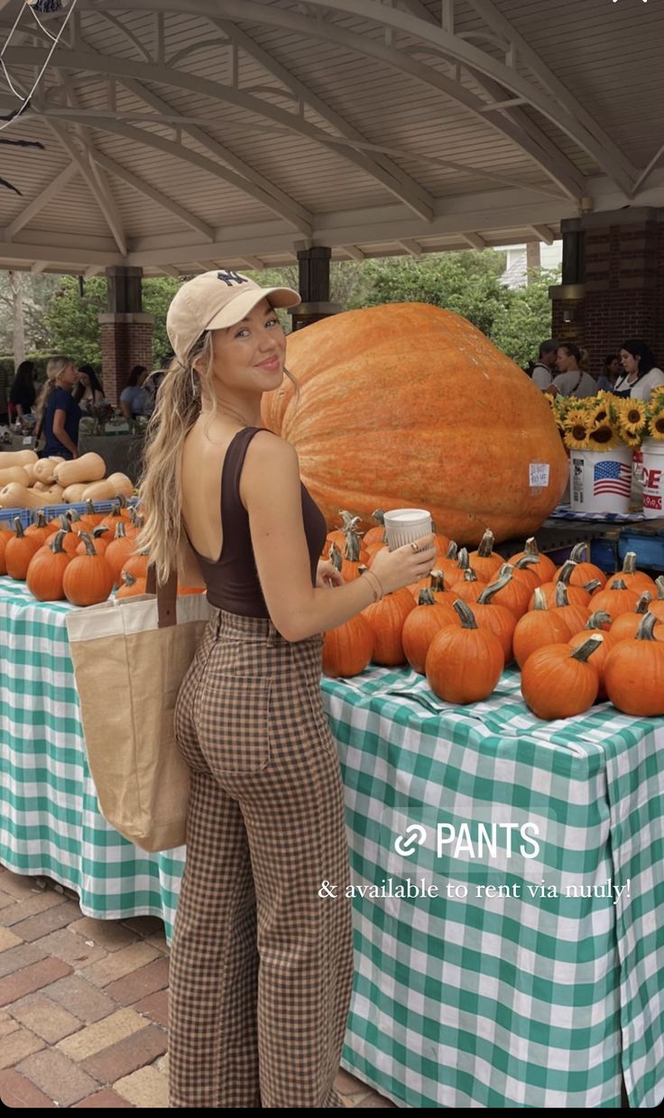 Pumpkin Patch Outfit, Early Fall Outfits, Autumn Fits, Fall Fits, Early Fall, How To Pose, Outfit Inspo Fall, Blake Lively, Gigi Hadid