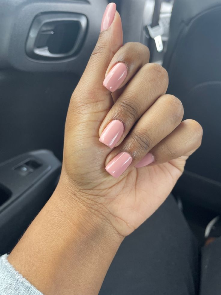 Pink Nails Ideas Black Women, Gel On Natural Nails Short, Classy Nails Black Women, Nude Nails Black Women, Nude Gel Polish, Peach Nail Polish, Short Red Nails, Short Natural Nails, Rounded Acrylic Nails