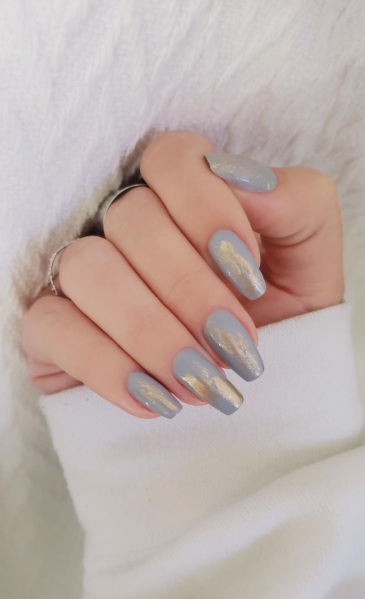 Gold Foil Nails, Grey Matte Nails, Grey Nail Art, Fail Nails, Nails Trend, Gold Nail Designs, Gold Nail Art, Modern Nails, Winter Nails Acrylic