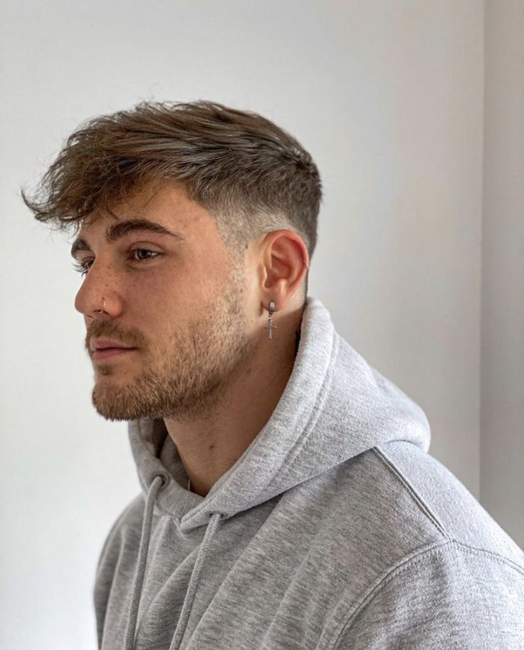 Mens Haircuts Straight Hair, Young Men Haircuts, Men Fade Haircut Short, Mens Haircuts Short Hair, Men Haircut Curly Hair, Men's Facial Hair, Mens Facial Hair Styles, Mens Hairstyles Thick Hair, Wavy Hair Men