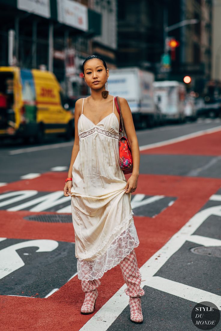 New York SS 2019 Street Style: Fiffany Luu - STYLE DU MONDE | Street Style Street Fashion Photos Fiffany Luu Slip Dress Street Style, Dress Street Style, Stockholm Fashion Week, Girl Trends, Fashion Week Street Style, High Fashion Street Style, Street Chic, Simple Dresses, Fashion Photo