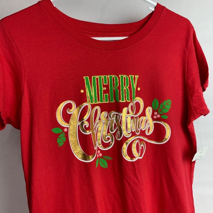 Women’s Holiday Time Red Merry Christmas Short Sleeve T-Shirt Shirt Size Medium. New With Tags. Please See Pictures For Details. From A Smoke Free And Dog Friendly Home. Santa Tee, Fresh Christmas Trees, Xmas Lights, New Grandma, Christmas Tops, Tee Shirt Print, Holiday Time, Christmas T Shirt, Christmas Tees