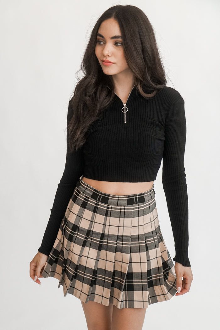 DetailsA mini pleated plaid skirt featuring a zip-up in the back.Content + Care- 60% Rayon, 35% Polyester, 5% Spandex- Hand or machine wash coldSize + Fit- Full length: 15"- Waist: 26" Katie Sturino, Pleated Plaid Skirt, Tartan Mini Skirt, Preppy Fall Outfits, Mini Skirt Dress, Woman Dresses, Preppy Fall, Bodycon Dresses Casual, Fall Outfit Ideas