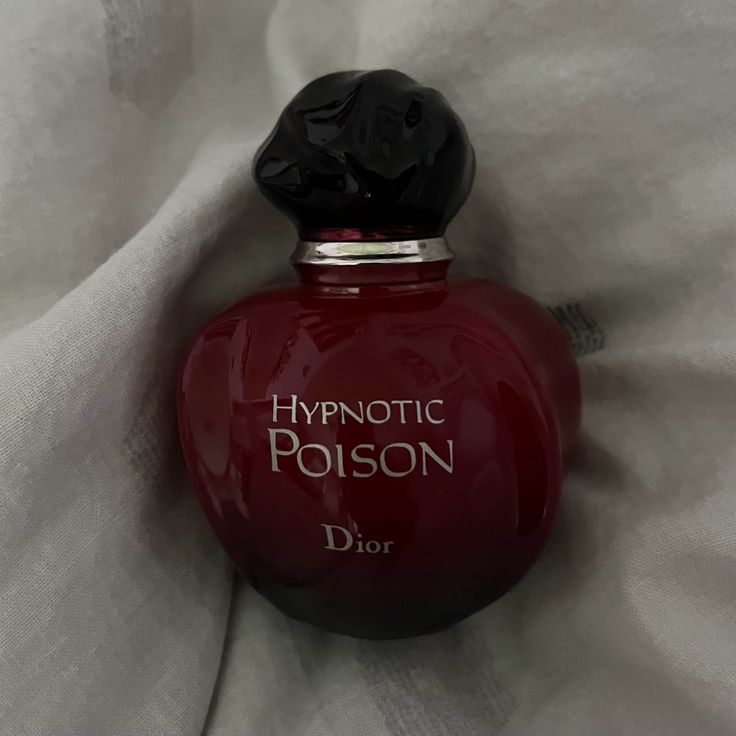 Poison Perfume, Red Perfume, Maquillage On Fleek, Cherry Wine, Perfume Collection Fragrance, Dark Coquette, Perfume Scents, Dark Feminine Aesthetic, Perfume Lover