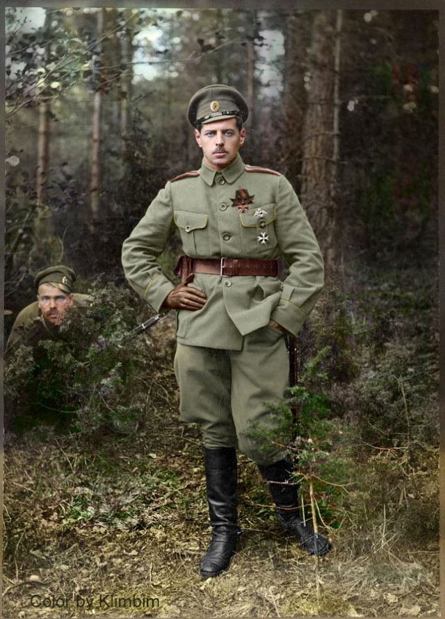 56 Incredible Colorized Photos That Revived 'Russia During WWI' ~ vintage everyday Ww1 Soldiers, Russian Fighter, Imperial Army, Colorized Photos, Russian History, Military Units, Imperial Russia, Army Uniform, The Order