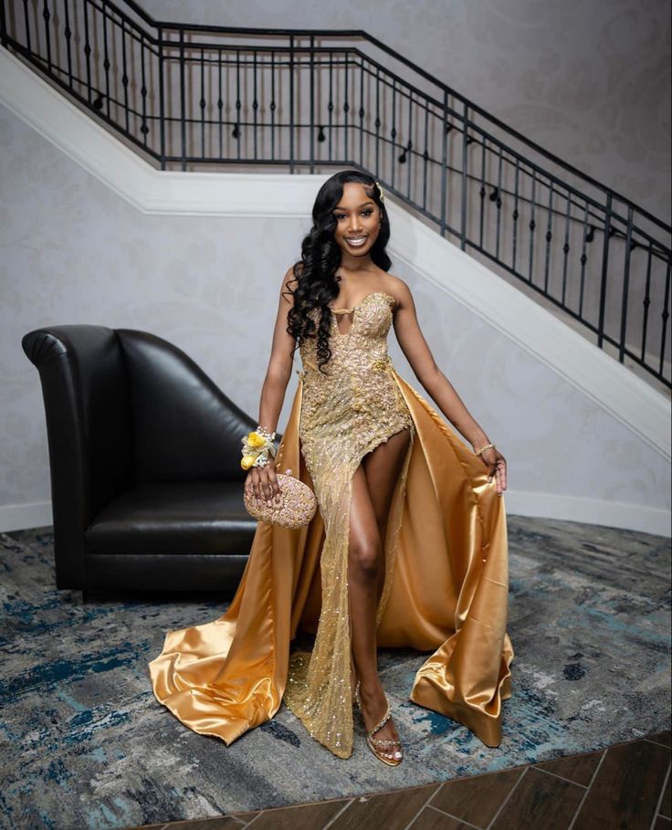 Gold Prom Dresses Black Women With Date, Brown And Gold Prom Dress, Gold Dress Black Woman, Prom Gold Dress, Gold Prom Dresses Black Women, Gold Dress Birthday, Bronze Prom Dress, Gold Dress Prom, Gold Birthday Dress