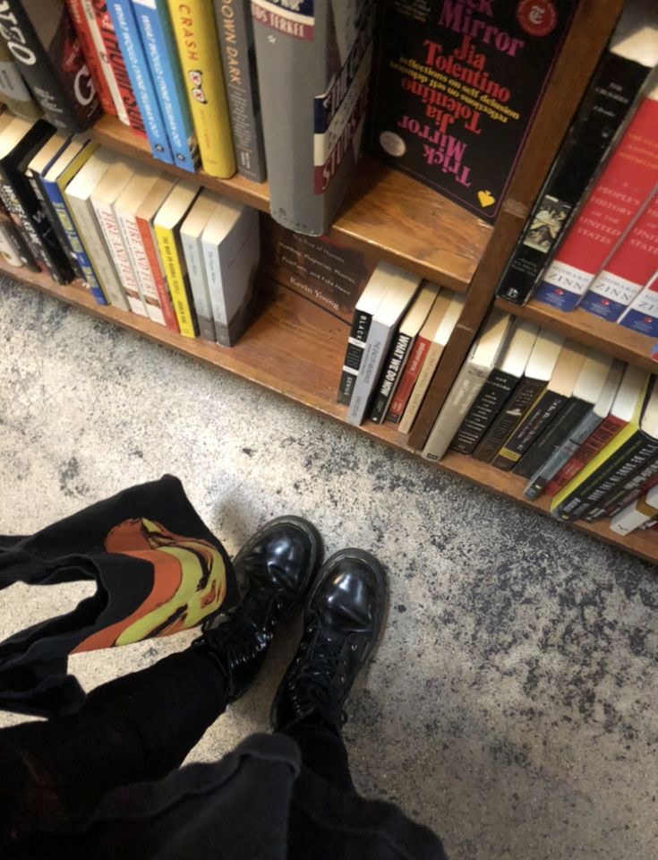 Doc Martin Aesthetic, Doc Marten Aesthetic, Aesthetic Doc Martens, Ig Fillers, Alex Stern, Doc Martens Aesthetic, Bookstore Aesthetic, Ninth House, Converse Aesthetic