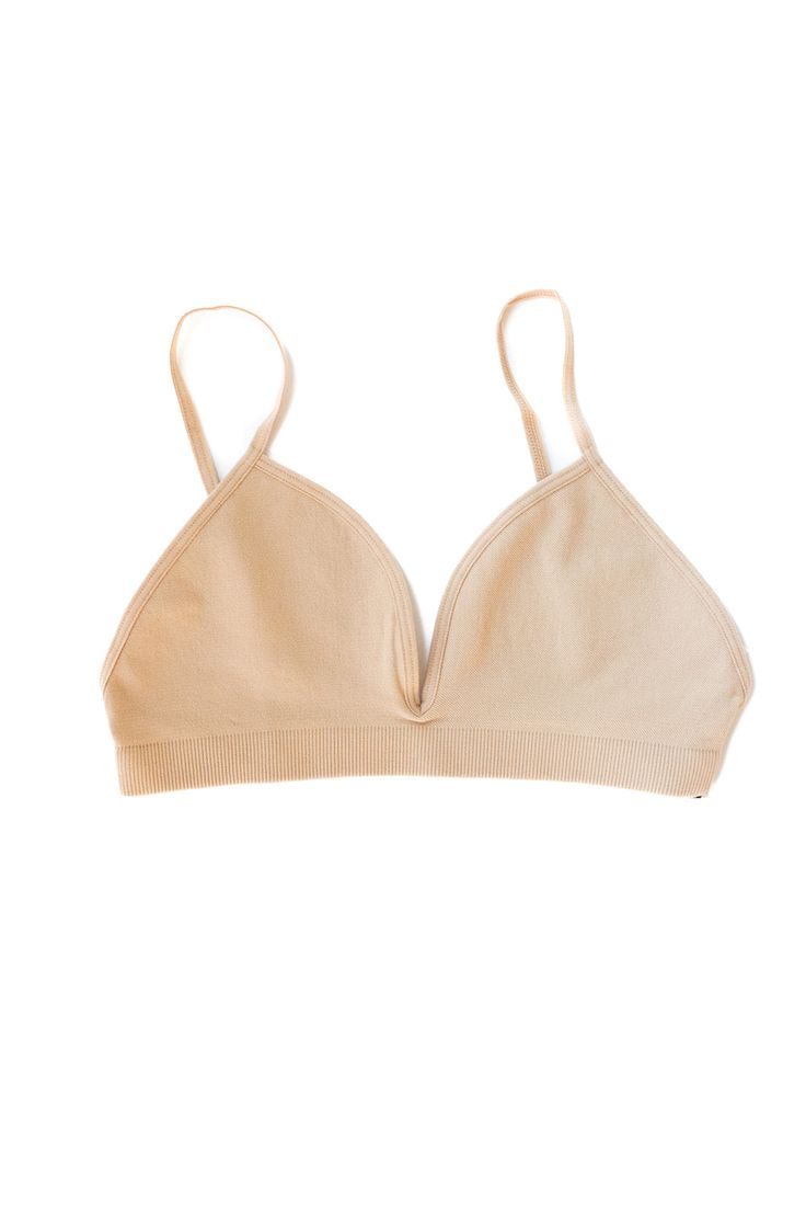 mode Trendy Bra-friendly Crop Top For Loungewear, Everyday Summer Triangle Top Bra, Fitted Cropped Bra For Loungewear, Everyday Fitted Bra With Medium Bust Support, Cropped Fitted Bra For Loungewear, Seamless Beige Bra For Spring, Fitted Bra With Removable Pads For Relaxation, Spring Loungewear Bra With Removable Pads, Fitted Beige Bra For Loungewear