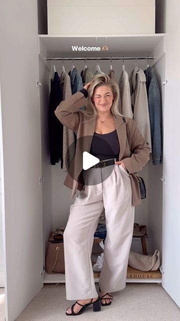 Carys Whittaker Outfits, Curvy Body Outfits, Non-stretch Cardigan For Winter Layering, Carys Whittaker, Fashion Mistakes Woman, Say It Right, Body Outfit, Curvy Fashionista, Curvy Women Outfits