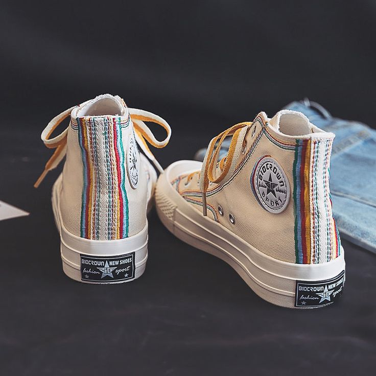 Boty Converse, Converse Haute, Cute Converse, Converse Outfit, Rainbow Shoes, Dr Shoes, Embroidered Shoes, Hype Shoes, Aesthetic Shoes