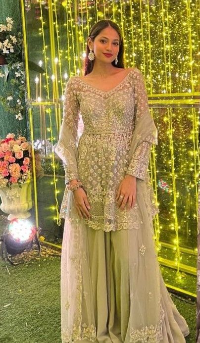 Khushi Hegde, Shaadi Outfits, Engagement Planning, Indian Outfits Modern, Desi Fits, Indian Wedding Gowns, Pakistani Bridal Makeup, Inspiration Dress, Marriage Dress