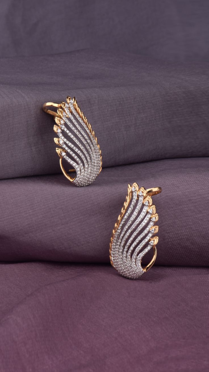 AZVA modern 18k gold ear cuffs with diamonds Gold Earrings Models, Indian Jewellery Design Earrings, Gold Ring Designs, Gold Jewelry Earrings, Bangles Jewelry Designs, Gold Bangles Design, Gold Jewellery Design Necklaces, Bridal Gold Jewellery Designs, Jewelry Design Earrings