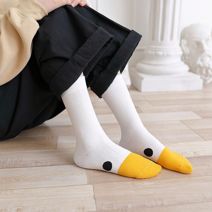 Do you have a secret obsession with ducks? Well now you can enjoy cute duck socks every day! Fits women size 5-10 US. Duck Socks, Sports Creative, Head Sock, Funny Goose, Printed Socks, Women Cartoon, Funny Duck, Stylish Socks, Sock Animals