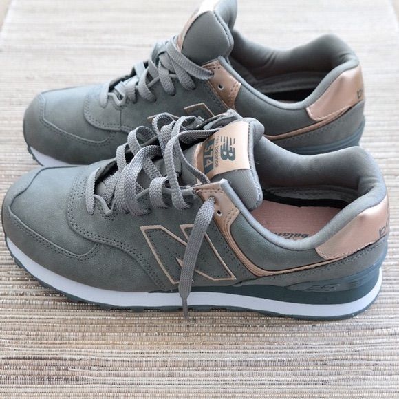 Rose Gold And Charcoal Sneakers. I’m Good Used Condition, Worn Several Times. Fits True To Size. Grey New Balance, Sneaker Outfits, Sneakers Outfit, New Balance Shoes, Crazy Shoes, Shoe Obsession, Shoe Game, Anton, Sneaker Head