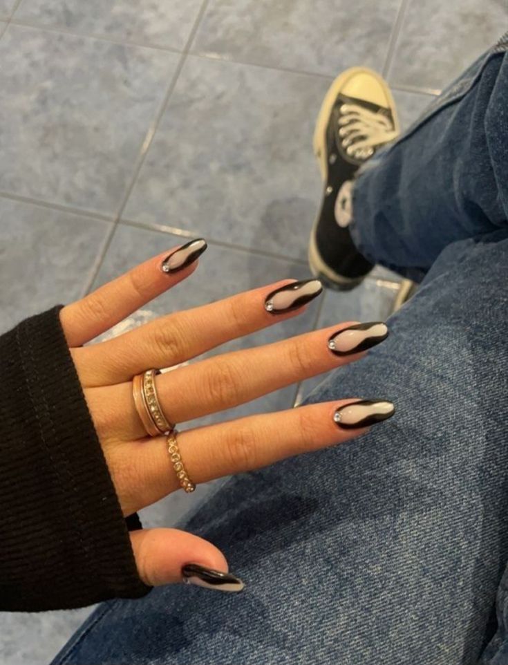 Maddy Perez Nails, Rave Nails, Maddy Perez, Wow Nails, Soft Gel Nails, La Nails, Grunge Nails, Funny Iphone Wallpaper, Popular Nails