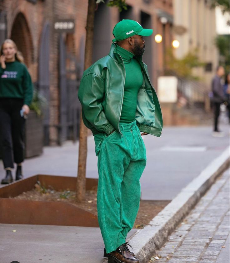 All Green Outfit Men, Monochromatic Mens Fashion, Green Monochrome Outfit Men, Green Monochromatic Outfit Men, Saturday Fits, Monochrome Outfit Street Style, Green Fashion Editorial, Monochromatic Outfit Men, Green Monochrome Outfit