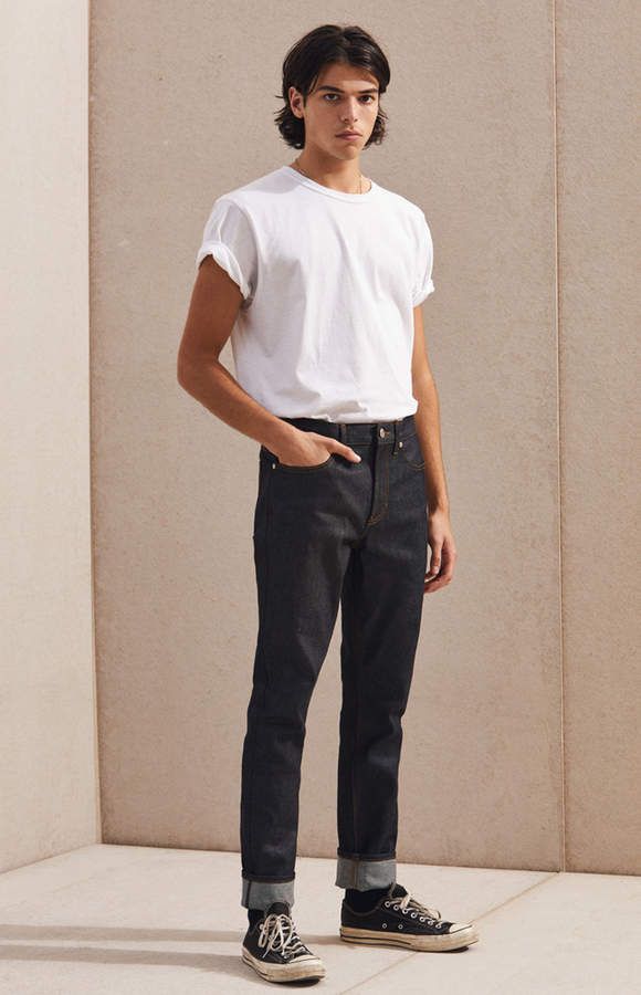 Pacsun Skinny Raw Jeans White Sneakers Outfit Men, Casual Outfit For Men, Dark Jeans Outfit, 80s Fashion Men, Sneakers Outfit Men, Jeans Outfit Men, White Shirt Outfits, Shirt Outfit Men, Jeans Pacsun