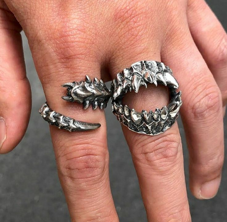 Military Boy, Taxidermy Jewelry, Fantasy Vintage, Hand Jewellery, Hand Style, Apocalyptic Fashion, 2 Rings, Wire Ring, Jewelry Accessories Ideas