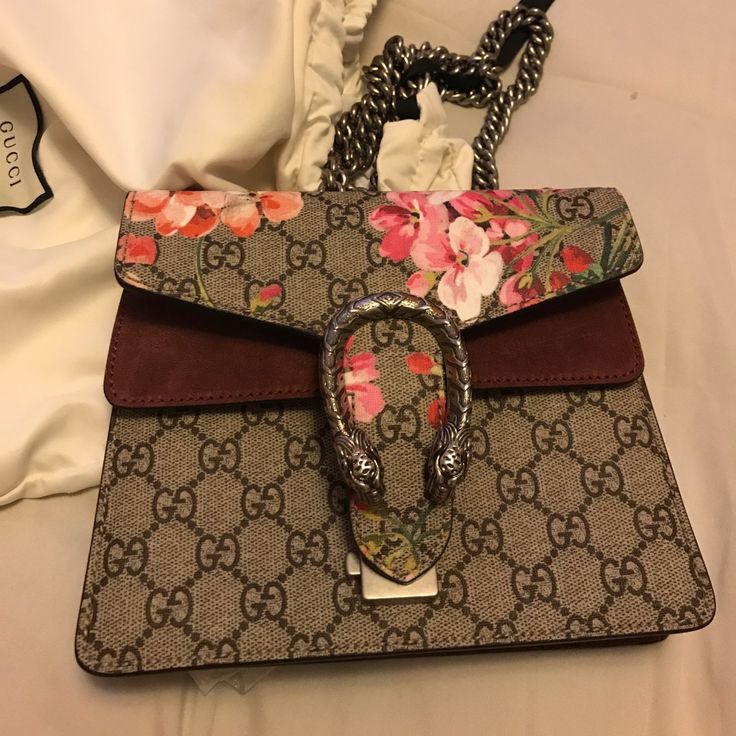 Authentic Brand New Gucci Blossom Dynosys Crossbody Bag.Bought At Saks With Receipt Prove It Authenticity.Never Used Keep In Dust Bag For Almost A Year And Still Haven't Use.Not Very Big Size Could Fit My Daily Items. Gucci Crossbody Bag, Gucci Crossbody, Prove It, Gucci Bags, Gucci Dionysus, Big Size, Gucci Bag, A Year, Crossbody Bag