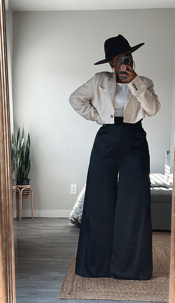 Palazzo Pants Outfit Black Women, Wide Leg Office Pants Outfit, Black Wide Leg Pants Outfit Winter Classy, Elegant Wide Leg Pants Outfit, Modest Wide Leg Pants Outfit, Black Wide Legged Pants Outfit, Wide Leg Pants Fall Outfit, Women Wide Leg Pants Outfit, Wide Leg Outfit Ideas