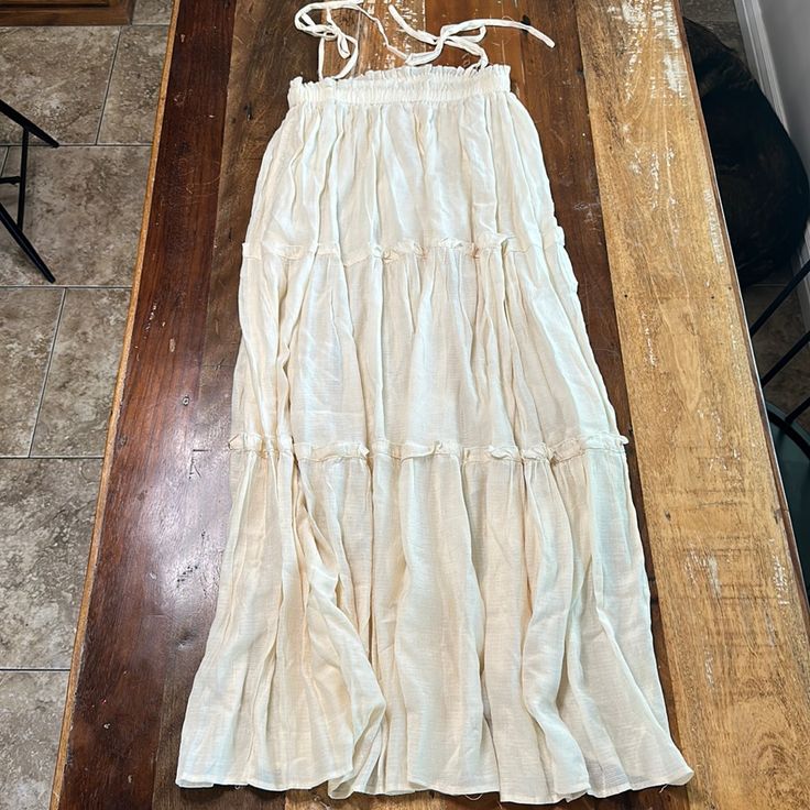 I Purchased This Dress From Vici But The Tag Says &Merci. Never Been Worn Just Was To Big. This Dress Does Have A Slip About To The Knees Of The Dress. Very Flowy And Comfortable. Is Bump Friendly Beige Tiered Maxi Dress For Beach, Cream Maxi Sundress For Brunch, Beige Tiered Summer Maxi Dress, Beige Tiered Maxi Dress For Summer, Cream Sundress Maxi Dress For Daytime, Beige Midi Dress For Vacation, Floral Lace Maxi Dress, Vici Dress, Ombre Maxi Dress